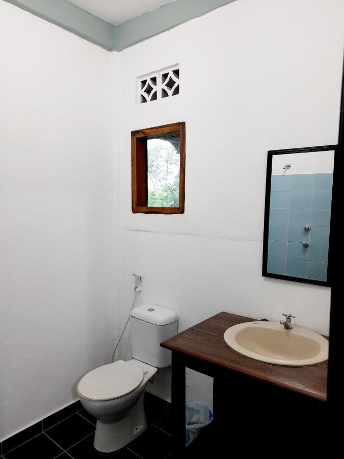 Merdeka House Maluk Экстерьер фото
